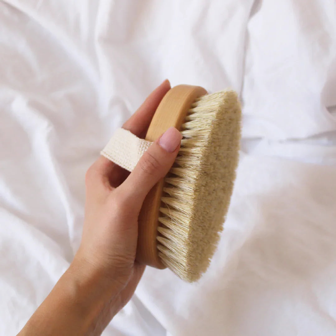 Detalle de las cerdas del cepillo Dry Brush NatMat de bambú